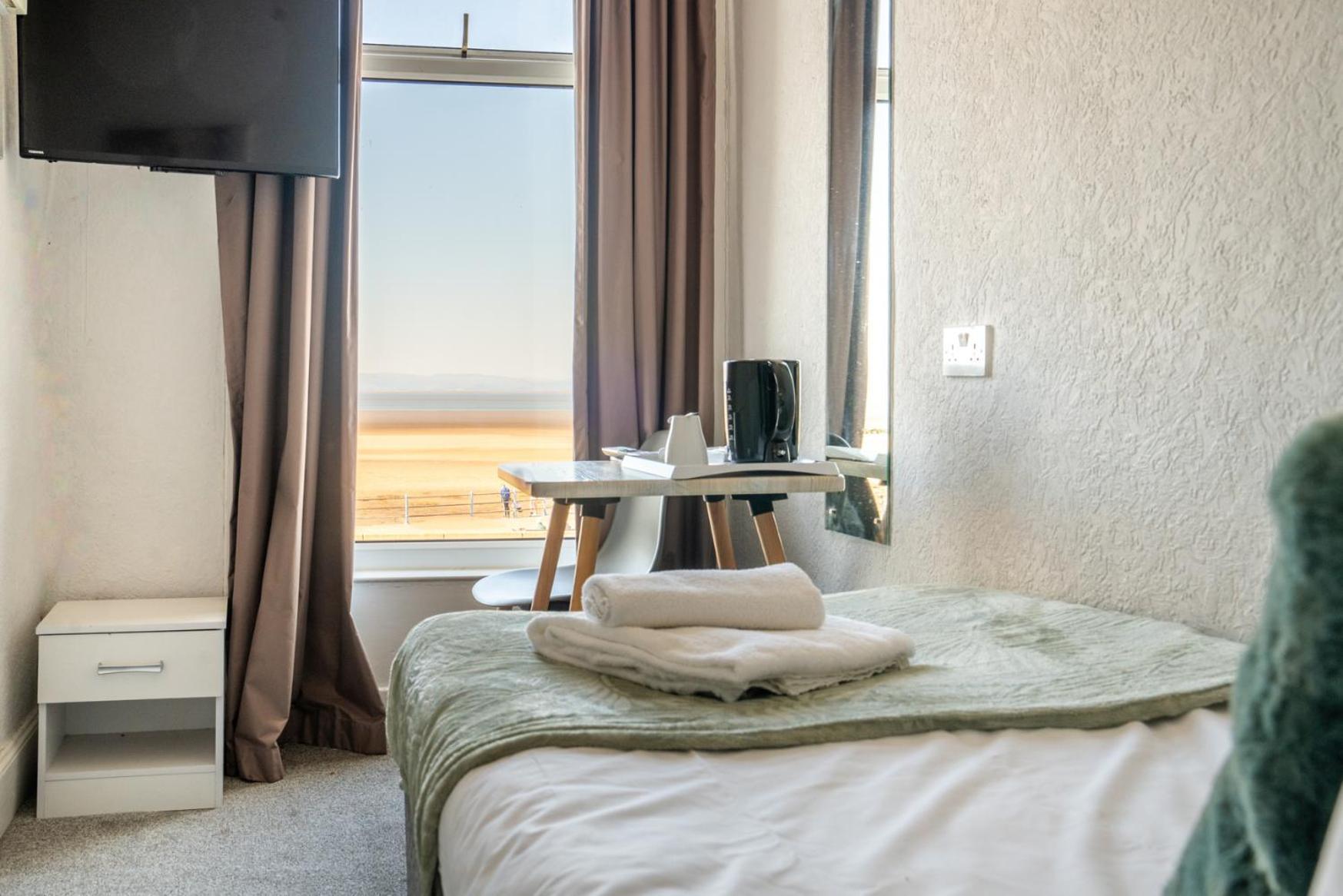 The Clifton Seafront Hotel Morecambe Exteriör bild